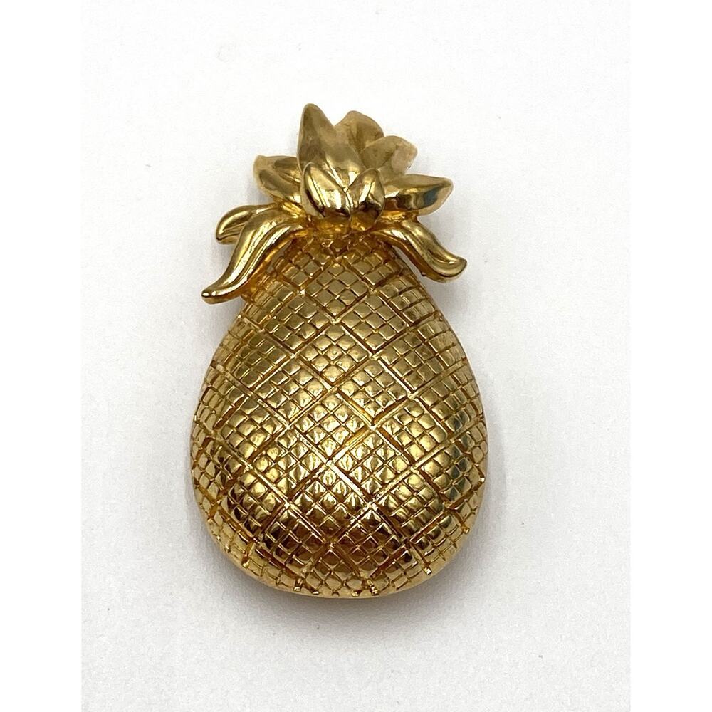 GARNAY DAUGHTERS OF AMERICAN REVOLUTION Pineapple Hospitality Vintage Brooch